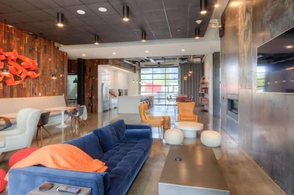 CozySuites at Lawrenceville