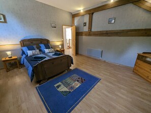 2 bedrooms, bed sheets