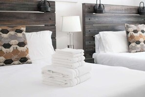 Iron/ironing board, WiFi, bed sheets