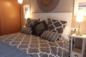 2 Schlafzimmer, Bügeleisen/Bügelbrett, Bettwäsche