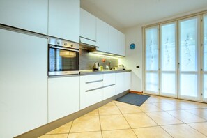 Fridge, microwave, dishwasher