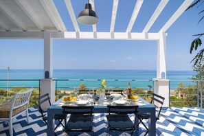Outdoor dining - Villa Il Mirto by DomuSicily (Cefalù)