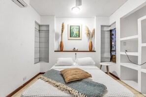 2 bedrooms, desk, iron/ironing board, free WiFi