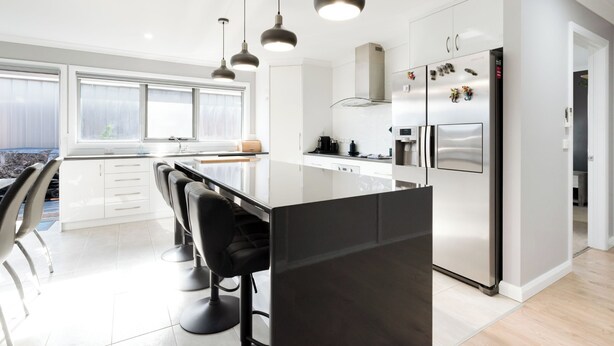 Fridge, microwave, oven, stovetop - Happy Tails Devonport (East Devonport)