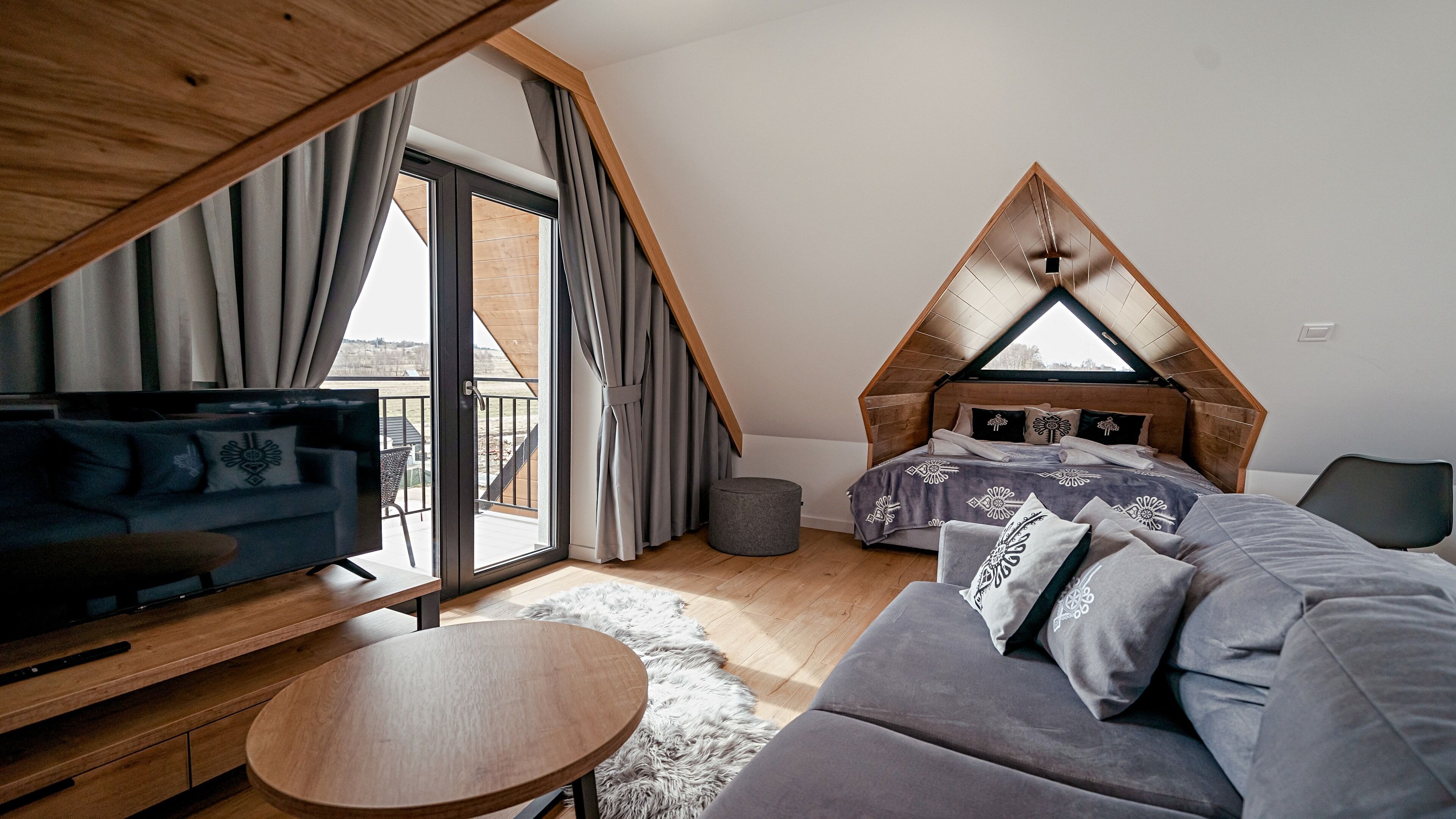 Apartment (K12) | Living area | Flat-screen TV