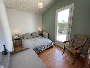 2 bedrooms - Cozy 3-Room House with Mezzanine, Near Beach, Forest & Cycling Trails - Sleeps 6 (Saint-Jean-de-Monts)