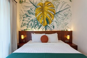 Superior Double Room, Pool View | Desk, free WiFi, bed sheets