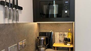 Fridge, microwave, stovetop, toaster