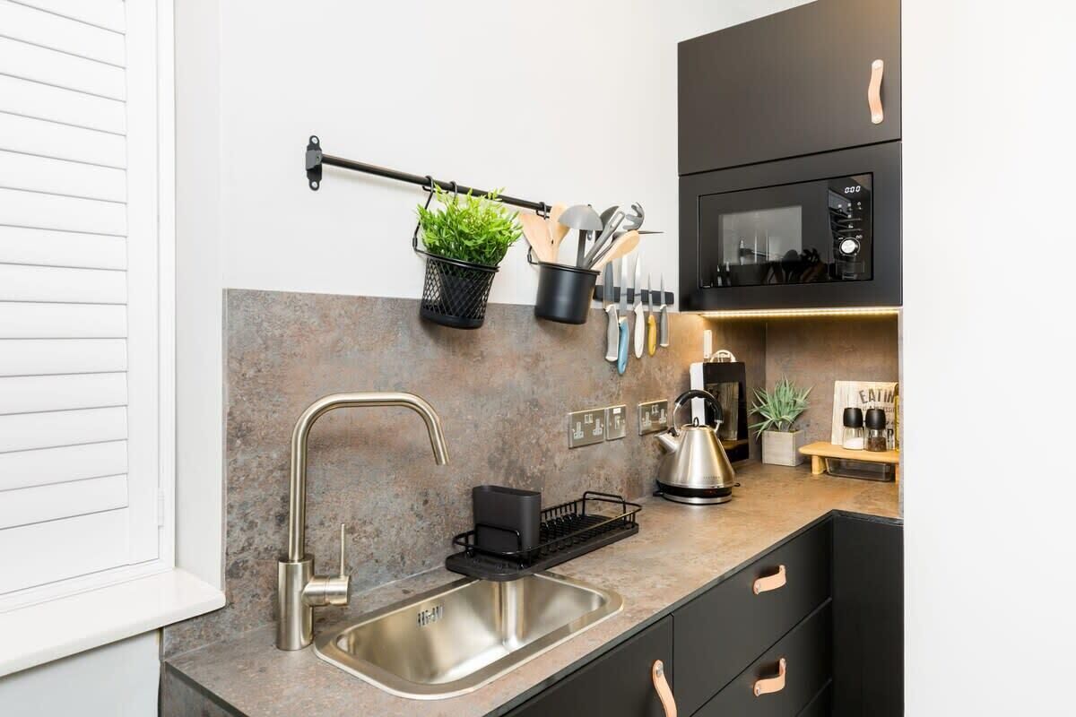 Fridge, microwave, stovetop, toaster