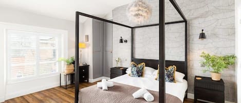 1 bedroom, desk, iron/ironing board, travel cot