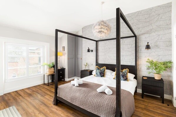 1 bedroom, desk, iron/ironing board, travel cot