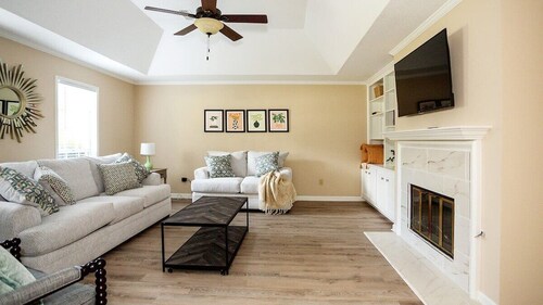 Stylish 3BR Stay | High-Speed WiFi