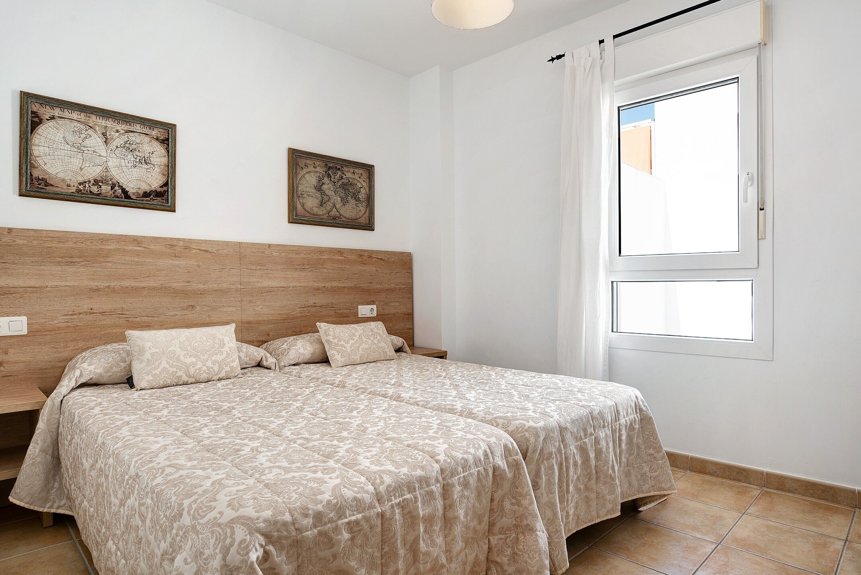 1 slaapkamer, een strijkplank/strijkijzer, gratis wifi, beddengoed