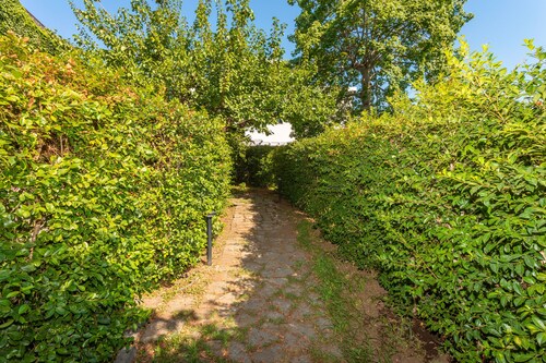 Holiday Apartment 'A Casa Nostra' with Terrace, Shared Garden & Wi-Fi