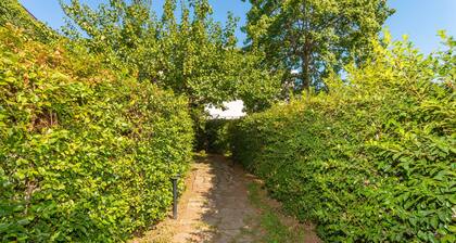 Holiday Apartment 'A Casa Nostra' with Terrace, Shared Garden & Wi-Fi