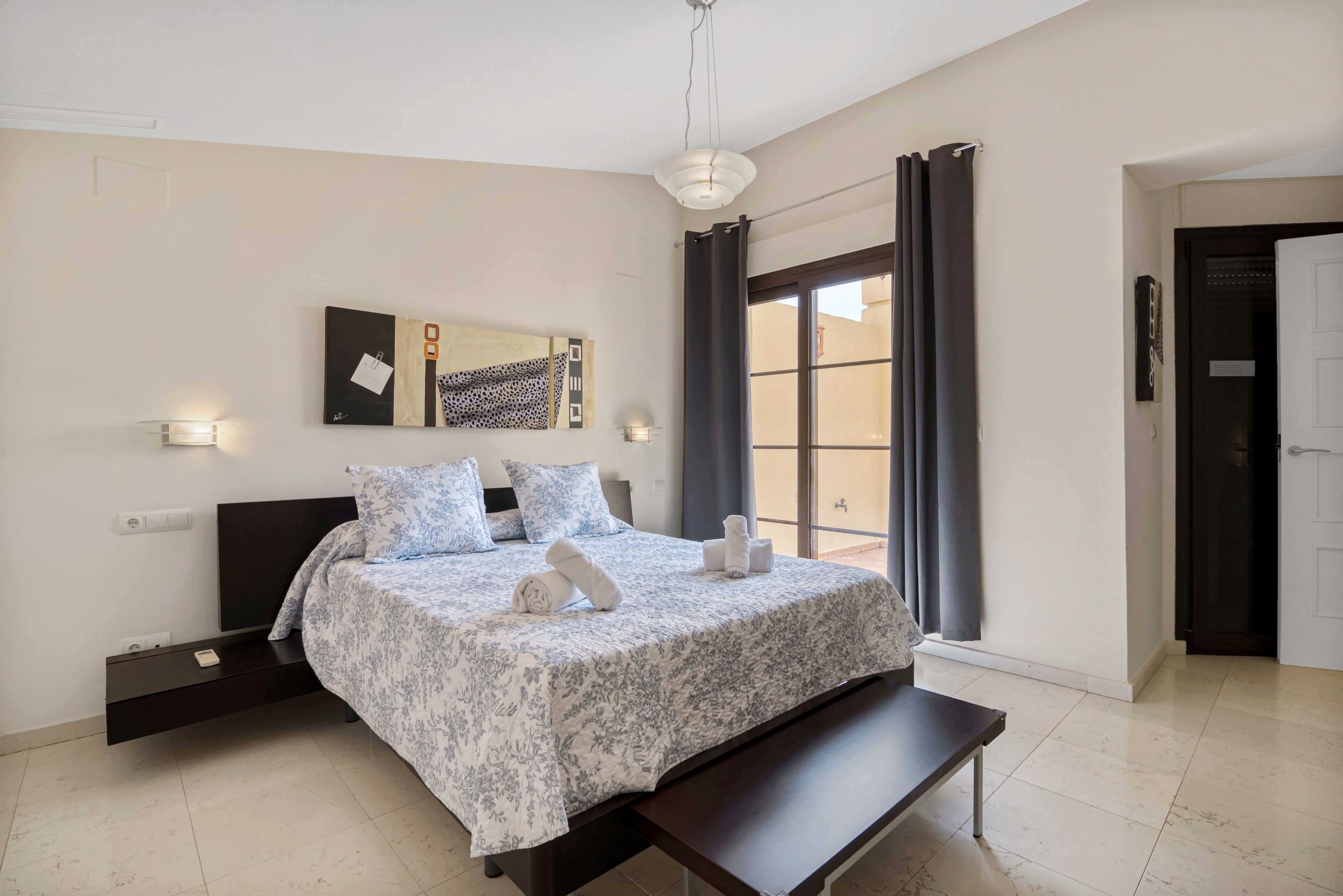 3 chambres, fer et planche à repasser, Wi-Fi gratuit, draps fournis