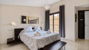 3 chambres, fer et planche Ă repasser, Wi-Fi gratuit, draps fournis