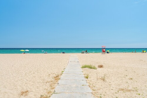 Apartment 'Edificio Victoria 1º-1ª' with Sea View, Private Terrace and Wi-Fi