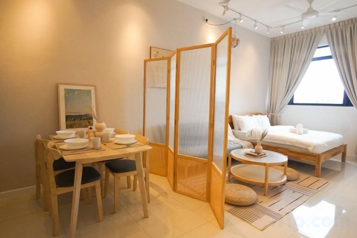 Desk, iron/ironing board, free WiFi, individually decorated