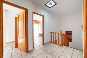 Interior - Casa Rural La Buganvilla: Mountain Views, Wi-Fi, and Air Conditioning (Níjar)
