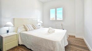 2 bedrooms, iron/ironing board, free WiFi, bed sheets - Apartment 'Son Baulo' with Sea View, Private Terrace and Wi-Fi (Can Picafort)