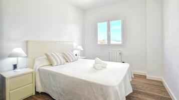 2 bedrooms, iron/ironing board, WiFi (free), bed sheets