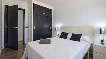 2 bedrooms, iron/ironing board, free WiFi, bed sheets