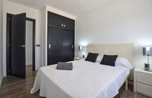 2 bedrooms, iron/ironing board, free WiFi, bed sheets - Apartment 'Son Baulo' with Sea View, Private Terrace and Wi-Fi (Can Picafort)
