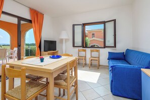 TV - Villa "Edo" with Private Terrace, Air Conditioning & Wi-Fi (SAN TEODORO)