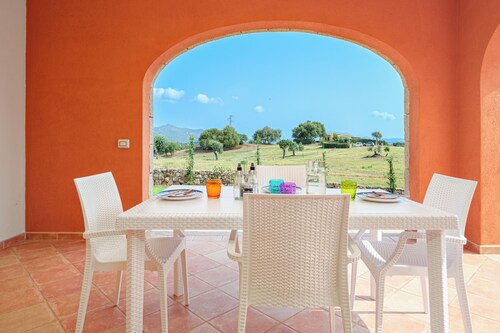 Villa "Edo" with Private Terrace, Air Conditioning & Wi-Fi