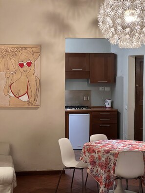 City Apartment | Living area - 6TV1 (Florence)