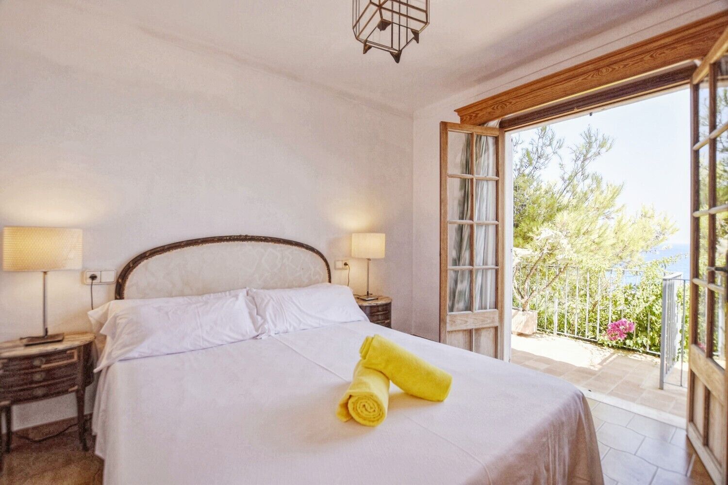 5 habitaciones, tabla de planchar con plancha y wifi gratis 