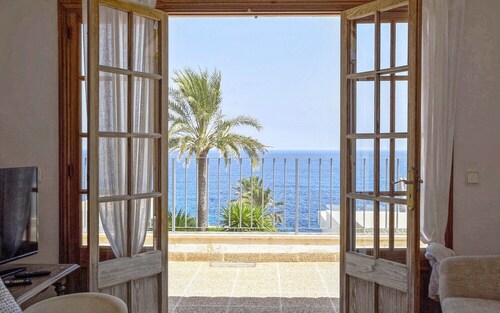 Villa 'Ratjada' with Sea View, Wi-Fi and Air Conditioning