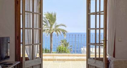 Villa 'Ratjada' with Sea View, Wi-Fi and Air Conditioning