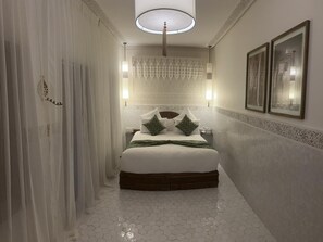 4 chambres, fer et planche à repasser, Wi-Fi, draps fournis