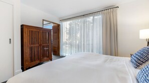 3 habitaciones, escritorio, tabla de planchar con plancha y wifi gratis 
