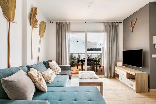 Vacation Apartment 'Viva El Viento' with Private Terrace and Wi-Fi