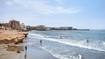 Una spiaggia nelle vicinanze