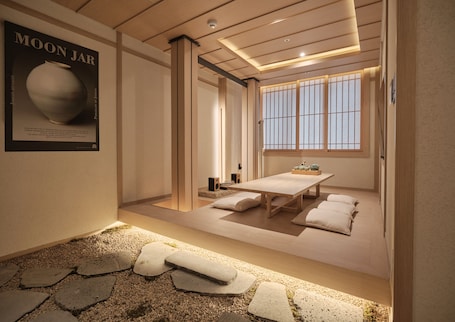 Soundproofing, iron/ironing board, free WiFi, bed sheets