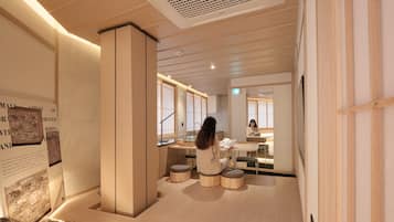 Wood Suite Double Bathroom | Hljóðeinangrun, straujárn/strauborð, ókeypis þráðlaus nettenging, rúmföt