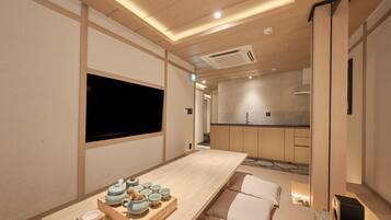 Lydisolert, strykejern/-brett, wi-fi (inkludert) og sengetøy