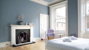 4 bedrooms, iron/ironing board, bed sheets - Spacious 4BD Terraced Flat - Edinburgh Old Town (Edinburgh)
