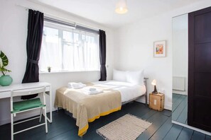 Basic-Haus, Mehrere Betten | 4 Schlafzimmer, Bügeleisen/Bügelbrett, Bettwäsche