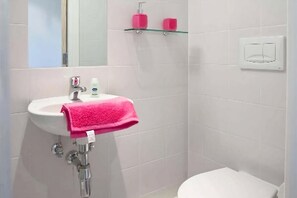 Douche, serviettes fournies