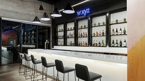 2 barer/lounger og cocktailbar