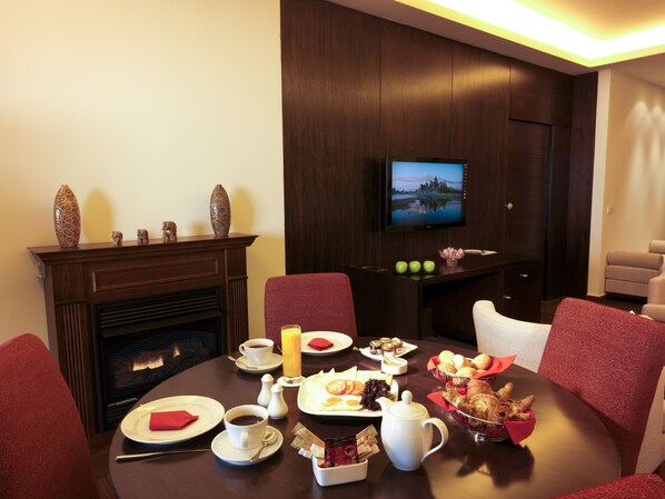 Breakfast meal - One to One Hotel & Apartments (Dhour El Choueir)