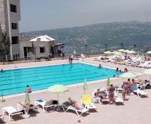 Seasonal outdoor pool - One to One Hotel & Apartments (Dhour El Choueir)