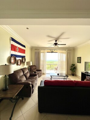 TV - Oceanview Rancho with Two bedroom & Two baths (Playas Del Coco)