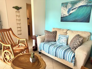 Smart TV - High Tide 2 bed/1 bath condo + Terrace (Playas Del Coco)
