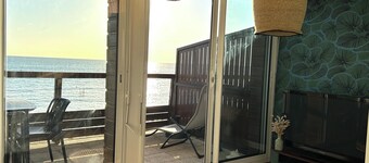Vue sur Mer, Appartement Rénové au Coeur de la Station Balnéaire